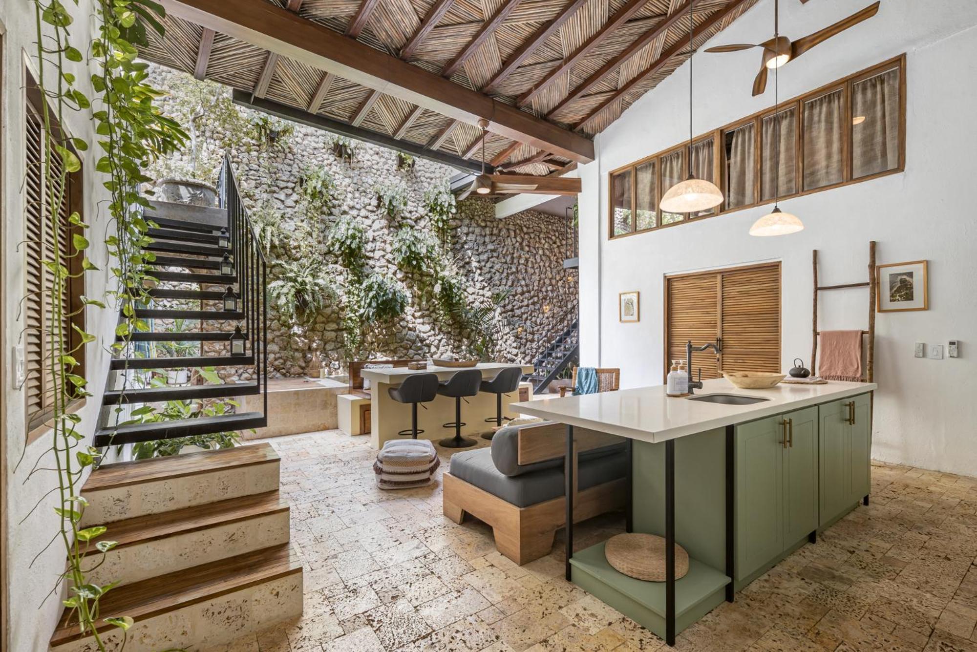 New Private 3 Bedroom Casa In The Old With Ensuite Bathrooms And Plunge Pool * Cartagena