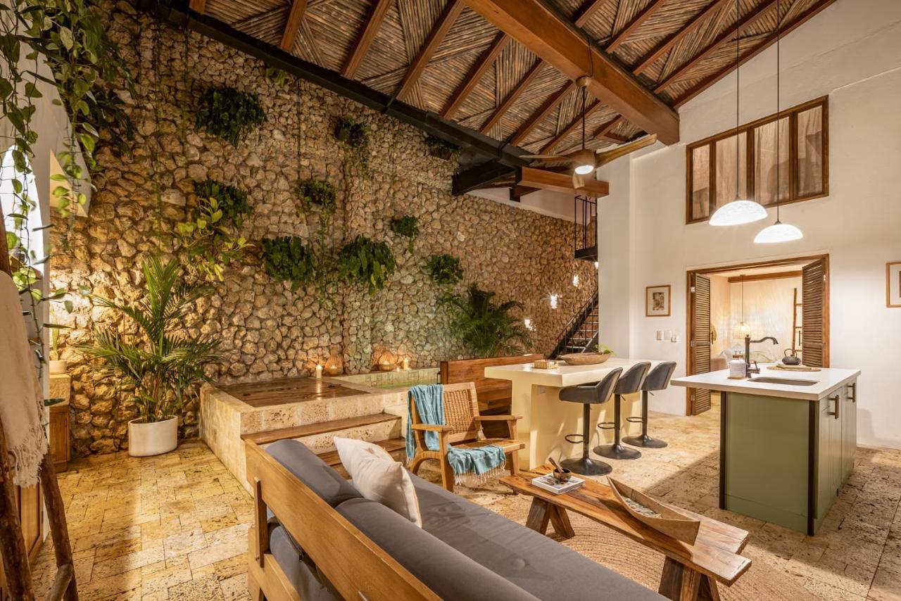 New Private 3 Bedroom Casa In The Old With Ensuite Bathrooms And Plunge Pool Villa Cartagena