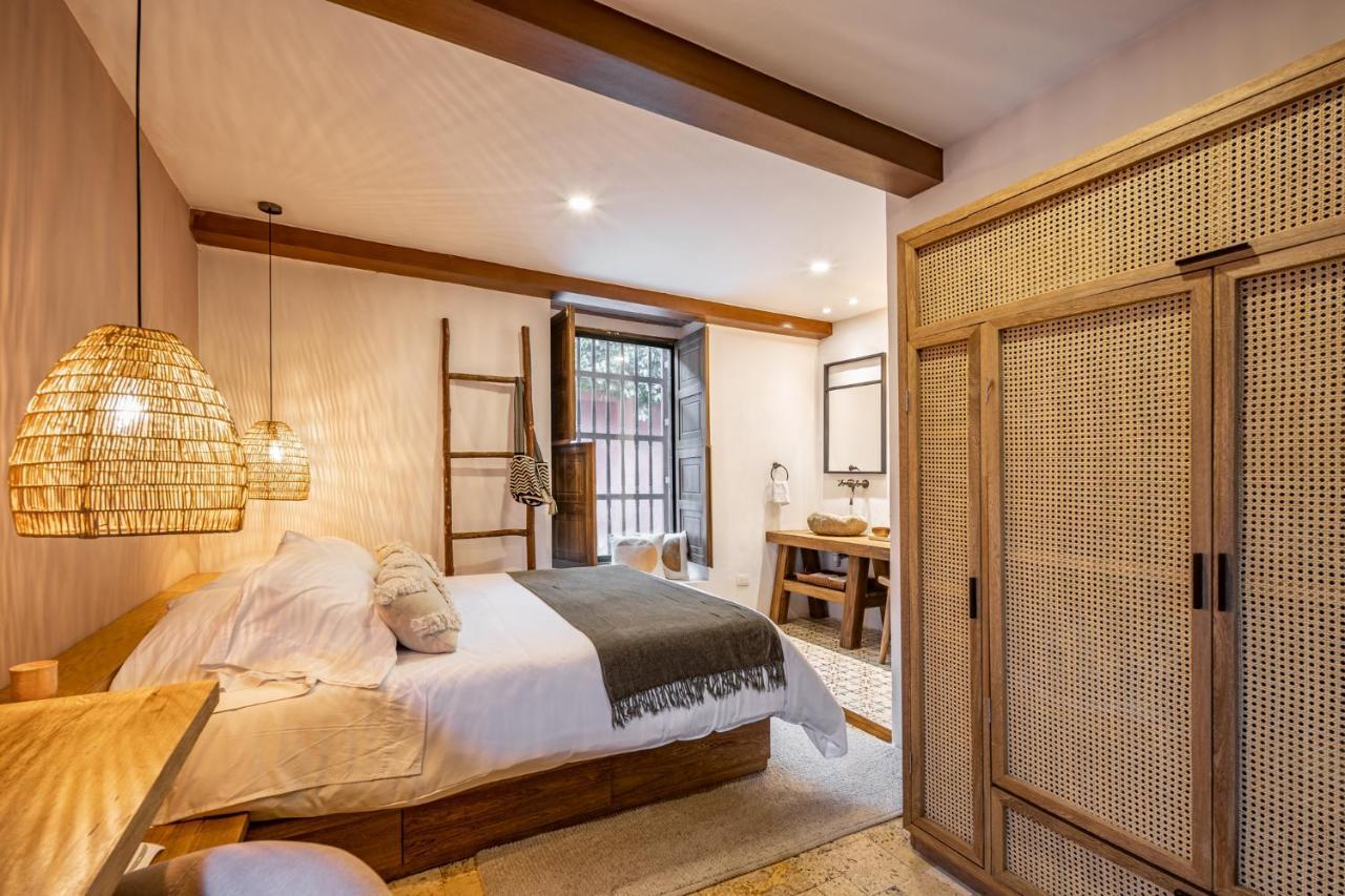 New Private 3 Bedroom Casa In The Old With Ensuite Bathrooms And Plunge Pool * Cartagena